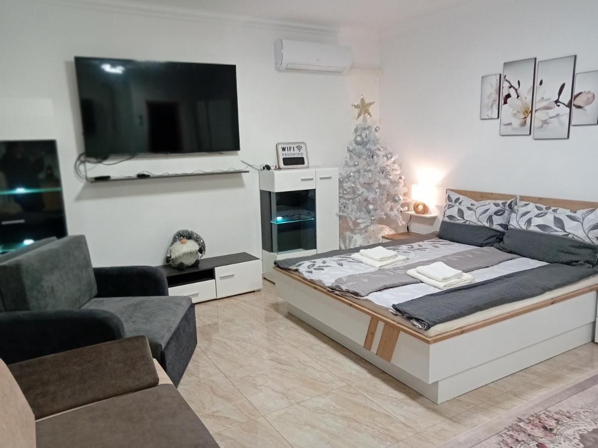 Hangjegy Apartman Debrecen Buitenkant foto